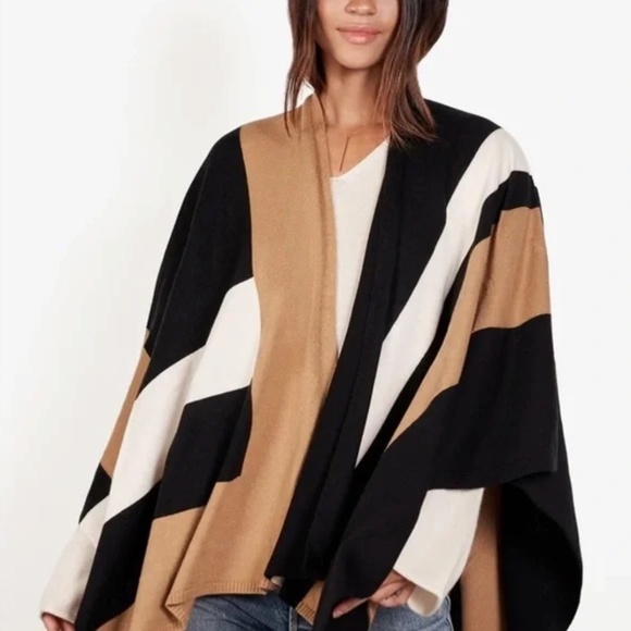 Parrish LA Sweater‎ Poncho Cardigan Wrap Tan Winter White Black Fringe OS - Picture 9 of 9